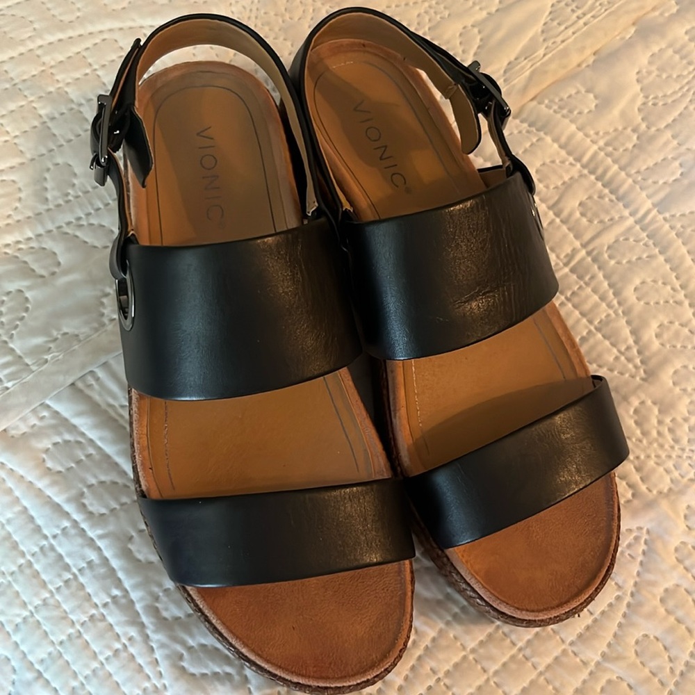 Vionic Black Sandals size 9.5